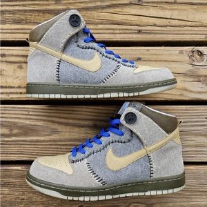 Coraline movie dunk shoes